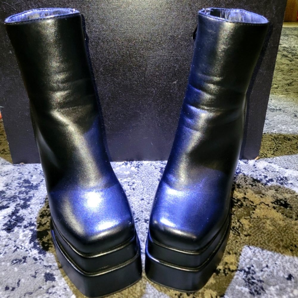 Wetkiss ankle heel boots size 8